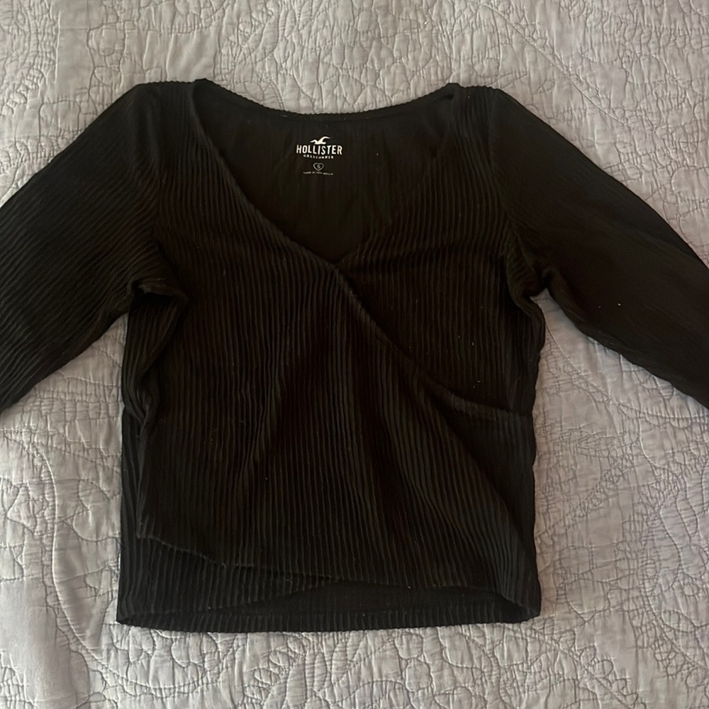 hollister long sleeve wrap top